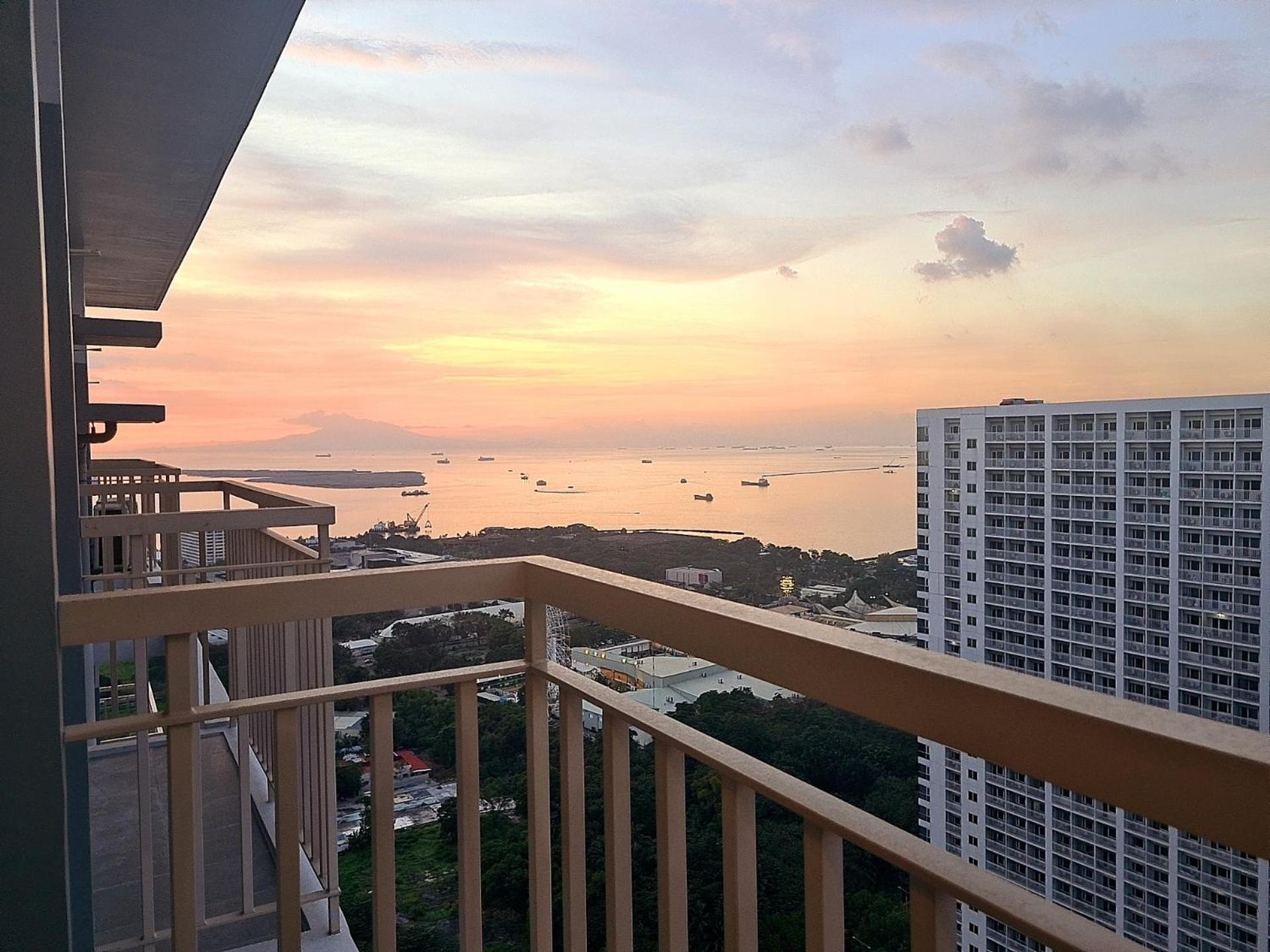 Cozy Penthouse 2Br Suite W Balcony - Amazing Manila Bay View And City Skyline Near Moa 帕赛 外观 照片