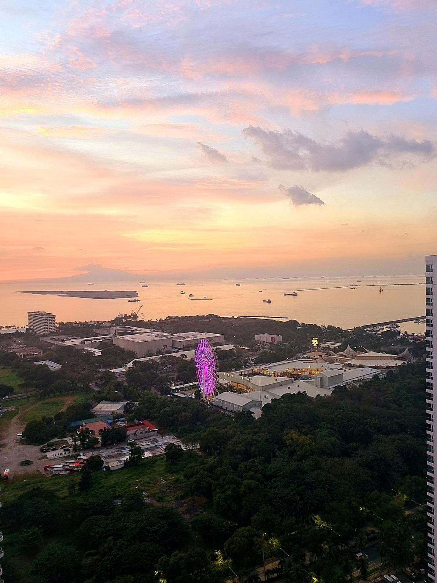 Cozy Penthouse 2Br Suite W Balcony - Amazing Manila Bay View And City Skyline Near Moa 帕赛 外观 照片